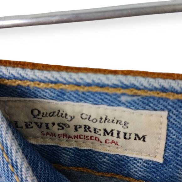 Levi's Premium Denim SZ 28 501 Light Wash Distressed Shorts - Picture 4 of 6